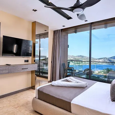Villa Luxury Private Pool Sauna Pool Table - 15mn Walk To The Town *