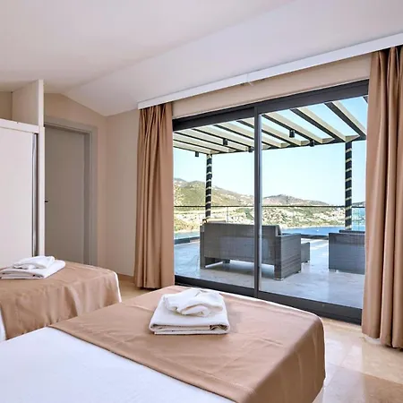 Вилла Luxury Private Pool Sauna Pool Table - 15mn Walk To The Town *