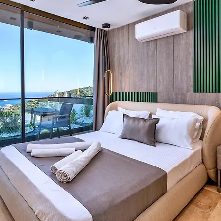 Вилла Luxury Private Pool Sauna Pool Table - 15mn Walk To The Town