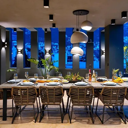 Luxury Private Pool Sauna Pool Table - 15mn Walk To The Town Вилла *