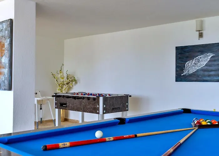 Luxury Private Pool Sauna Pool Table - 15mn Walk To The Town *