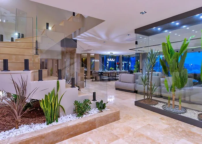 Willa Luxury Private Pool Sauna Pool Table - 15mn Walk To The Town *