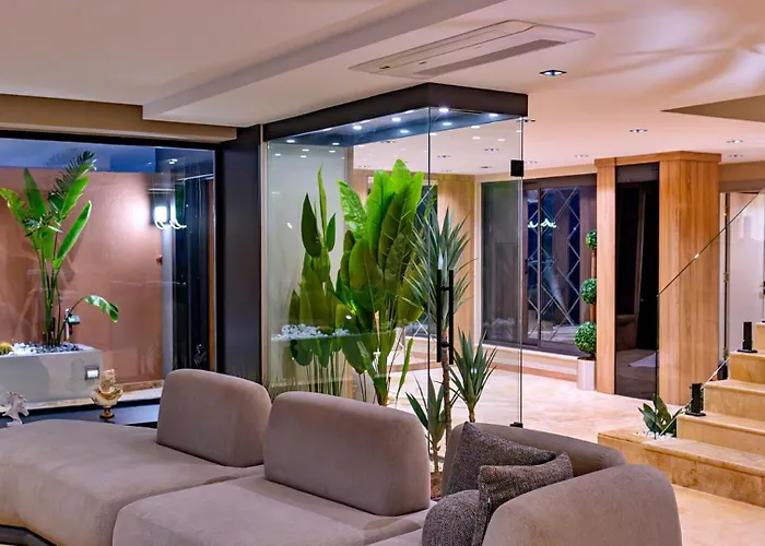 Luxury Private Pool Sauna Pool Table - 15mn Walk To The Town *