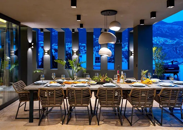 Luxury Private Pool Sauna Pool Table - 15mn Walk To The Town Willa *